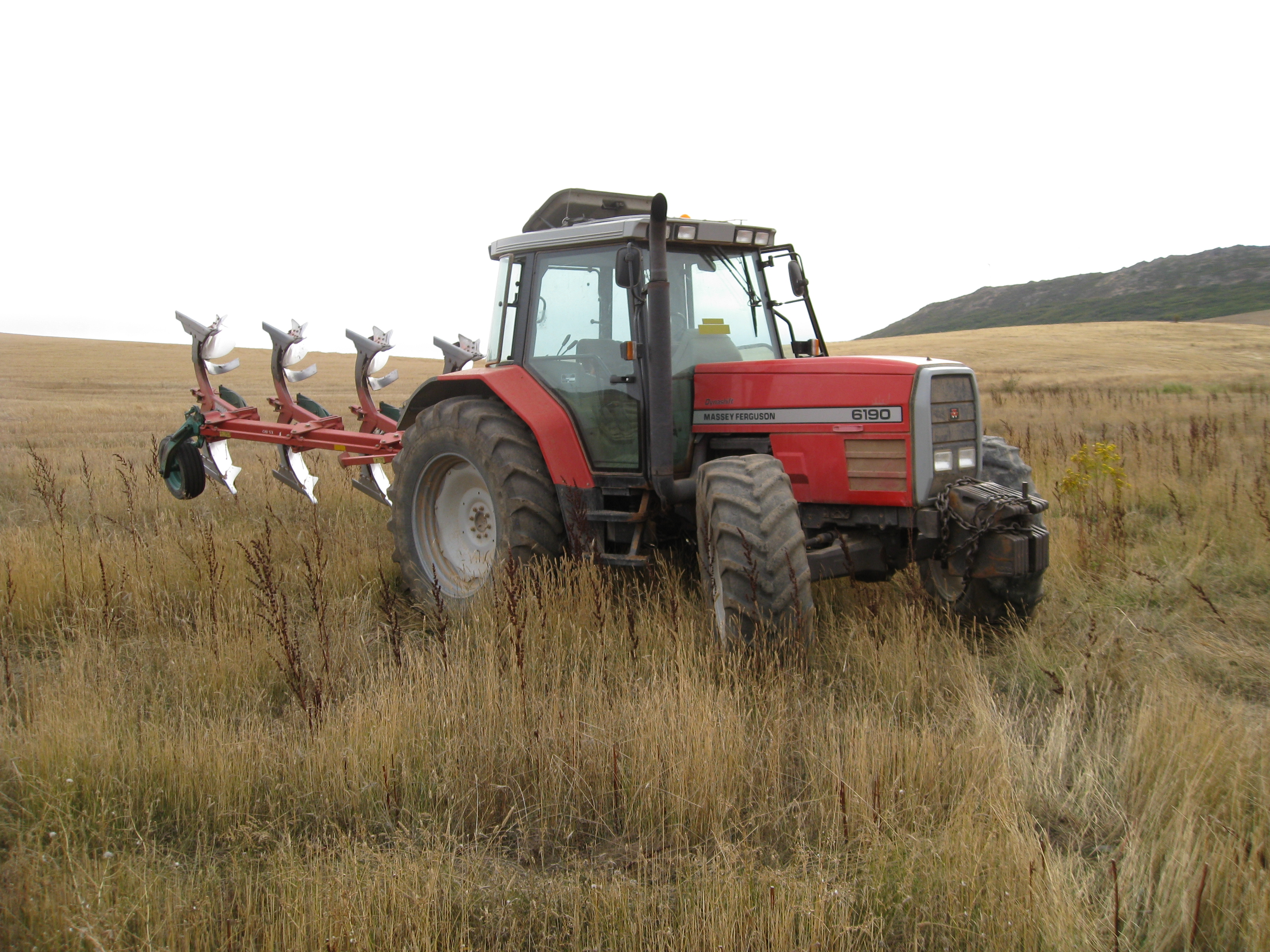 ¿Sabes cómo pasan la ITV los vehículos agrícolas y especiales?
