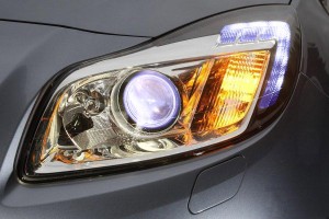 Instala luces diurnas en tu coche